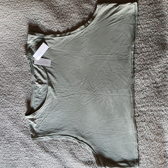 NWT AE Cropped Flowy Muscle Tank - Picture 1 of 6